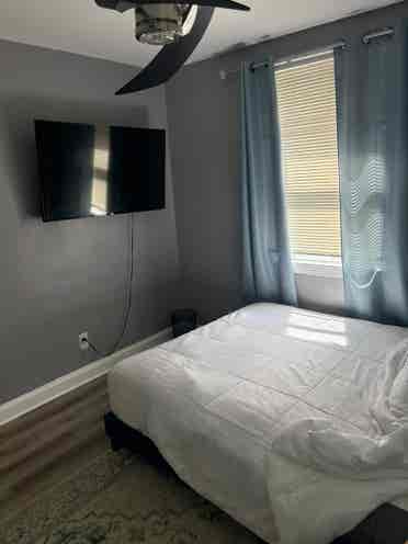 Private Room 2 with Shared Bathroom