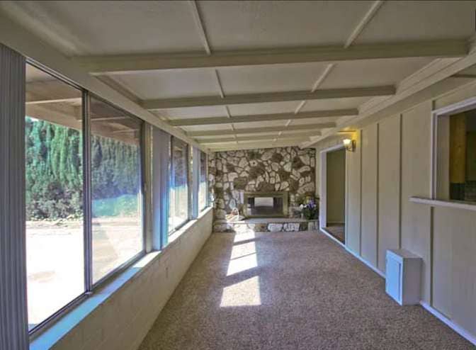 Room in Beautiful Home Neighborhood
