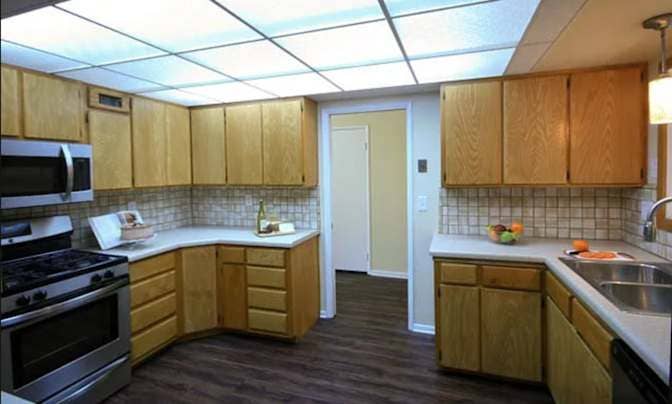 Room in Beautiful Home Neighborhood