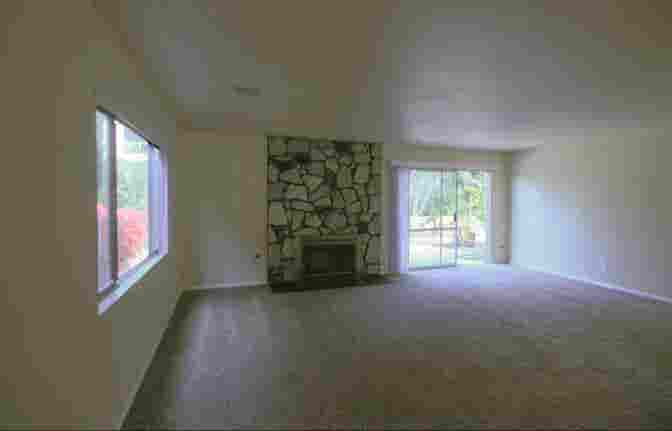Room in Beautiful Home Neighborhood