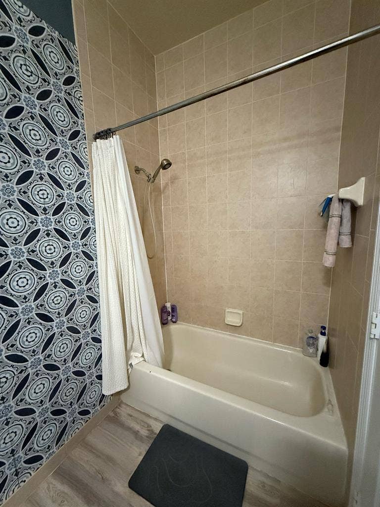 Weston Nice Room in a Nice House.