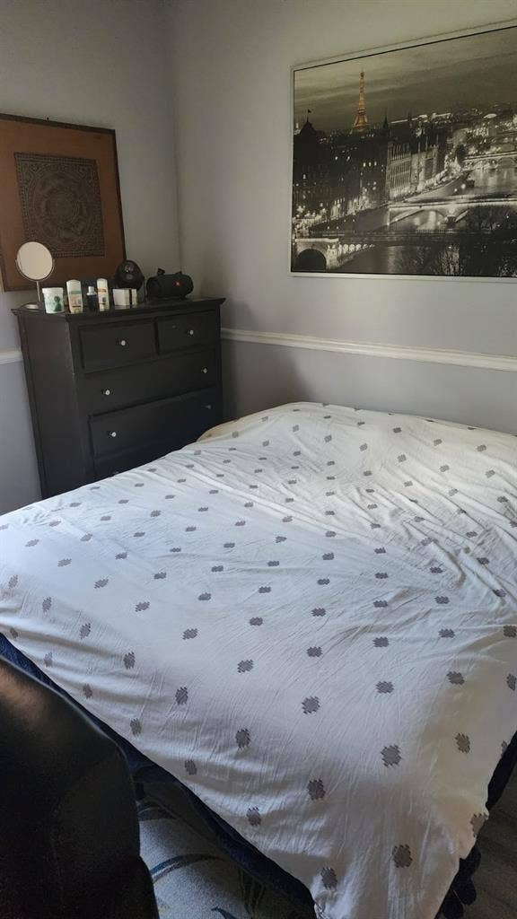 Weston Nice Room in a Nice House.