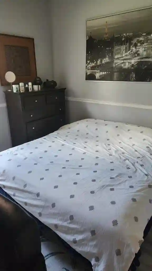 Weston Nice Room in a Nice House.