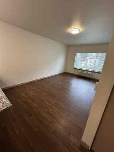 Master bedroom available sept 1st