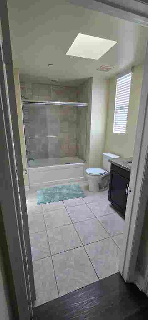 PRIVATE ROOM FOR RENT (LUXURY APT)