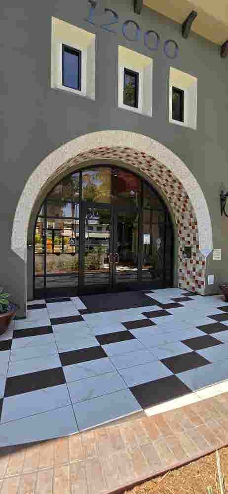 PRIVATE ROOM FOR RENT (LUXURY APT)