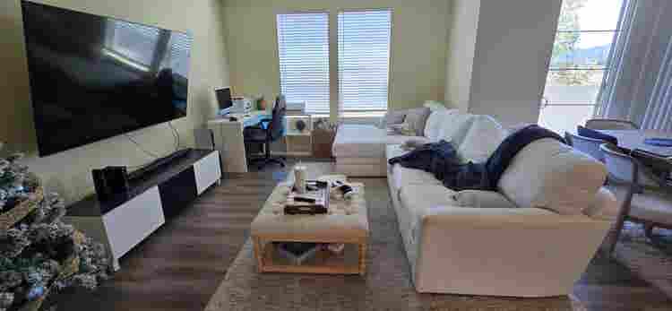 PRIVATE ROOM FOR RENT (LUXURY APT)