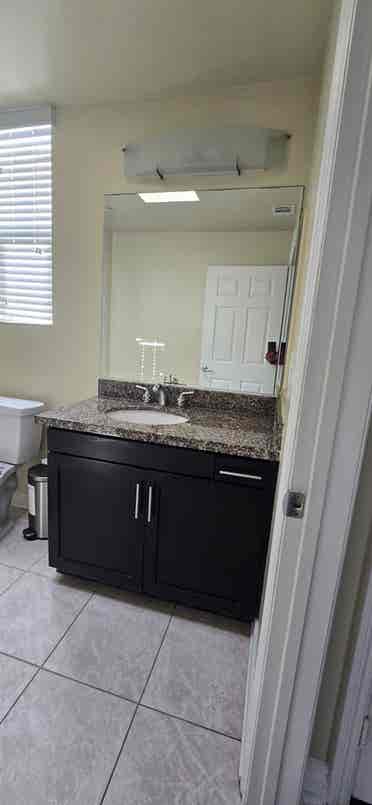 PRIVATE ROOM FOR RENT (LUXURY APT)