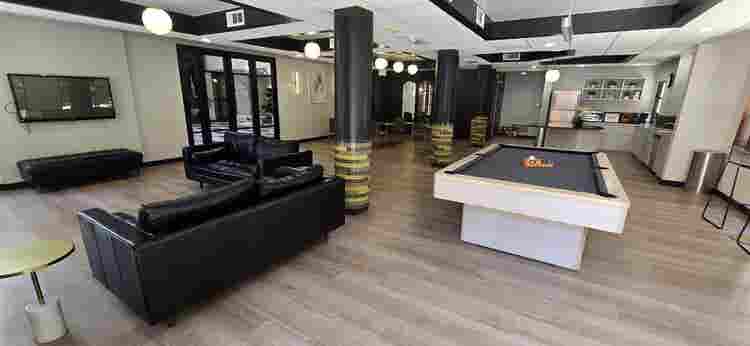 PRIVATE ROOM FOR RENT (LUXURY APT)