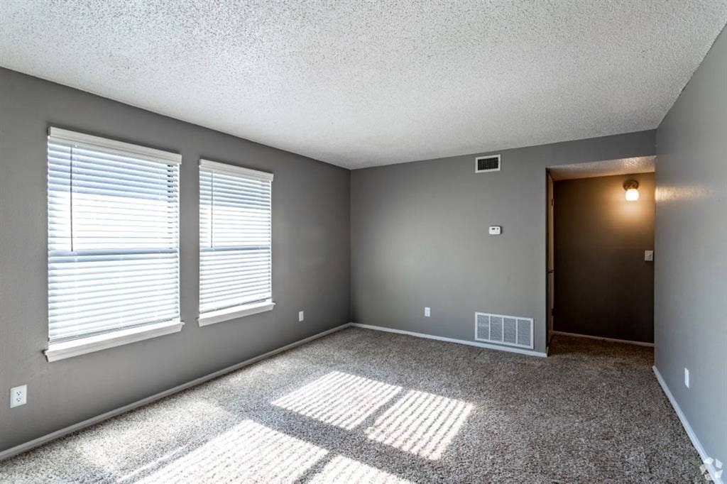 Move in to Norman apartment