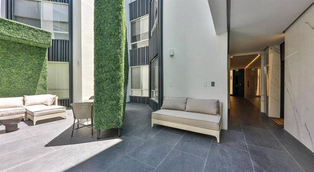 Master bedroom for rent HOLLYWOODD