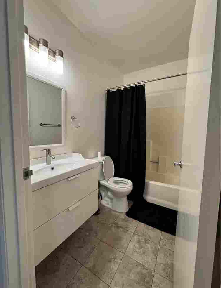 Master bedroom for rent HOLLYWOODD
