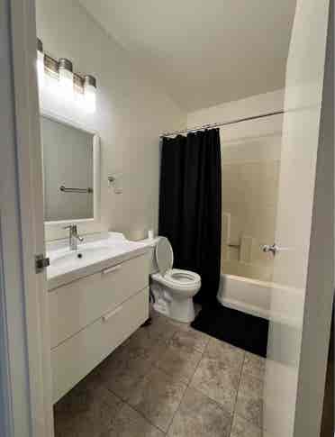 Master bedroom for rent HOLLYWOODD