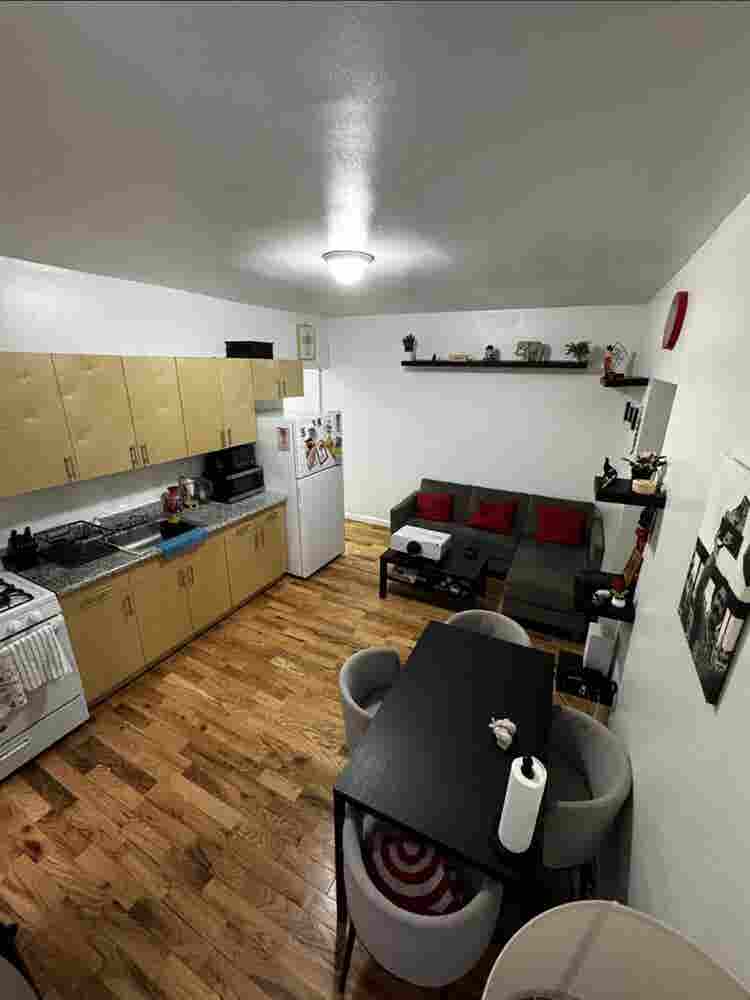 Brooklyn Room Near Trains