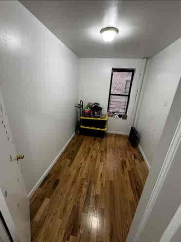 Brooklyn Room Near Trains