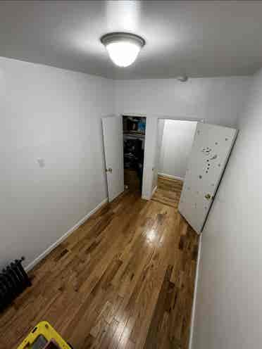 Brooklyn Room Near Trains
