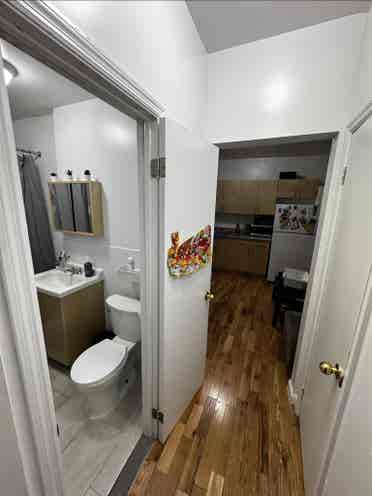 Brooklyn Room Near Trains