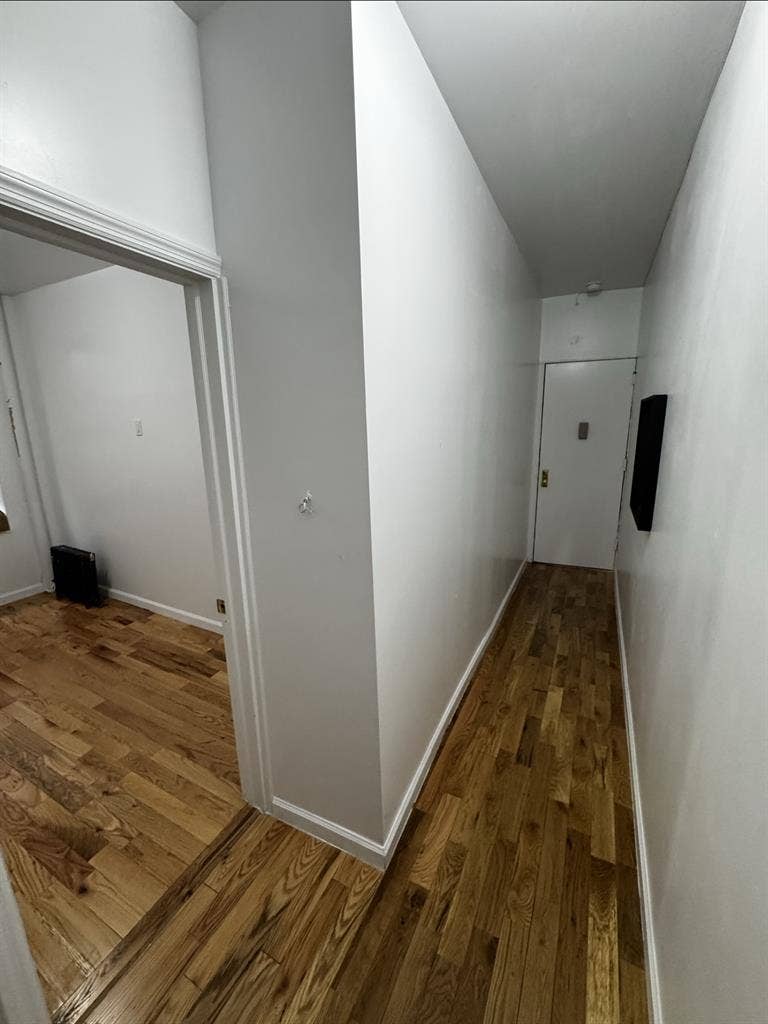 Brooklyn Room Near Trains