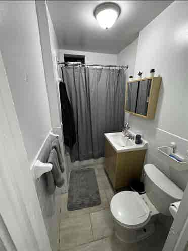 Brooklyn Room Near Trains