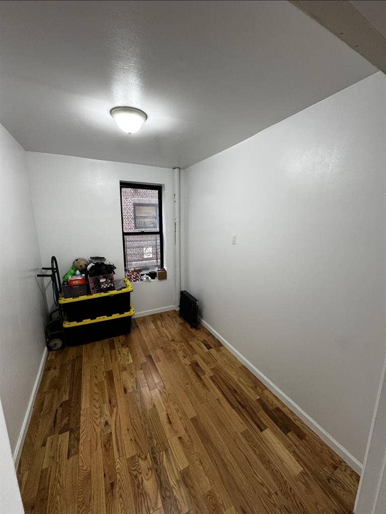Brooklyn Room Near Trains