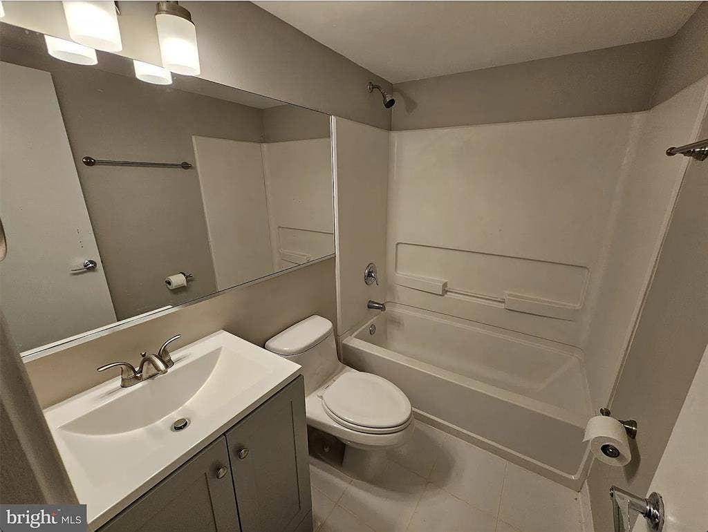 Spacious Room for Rent Anacostia