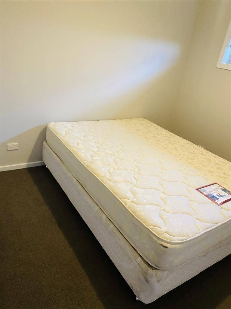 2 rooms to rent in thurgoona