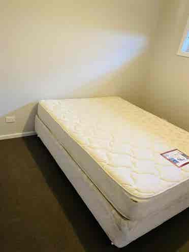 2 rooms to rent in thurgoona