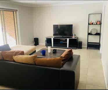 2 rooms to rent in thurgoona