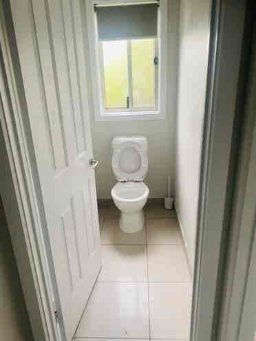 2 rooms to rent in thurgoona