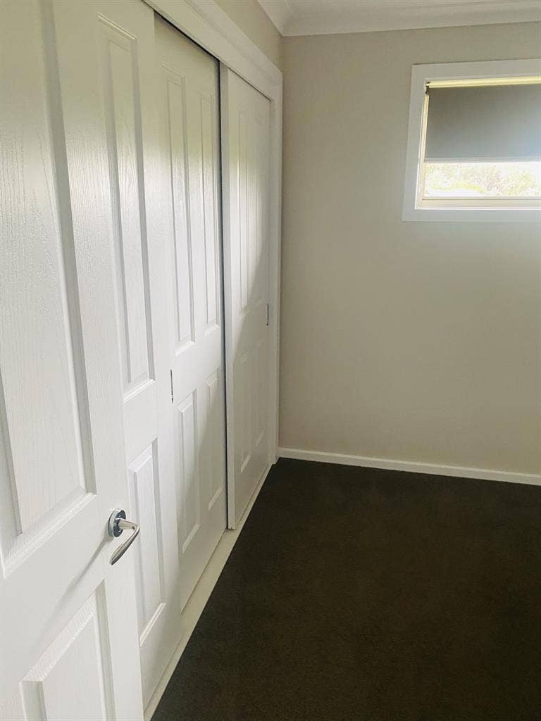 2 rooms to rent in thurgoona