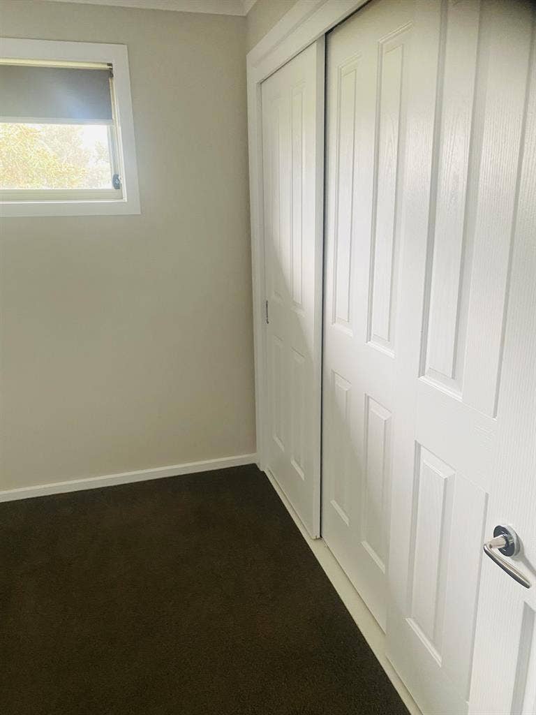 2 rooms to rent in thurgoona