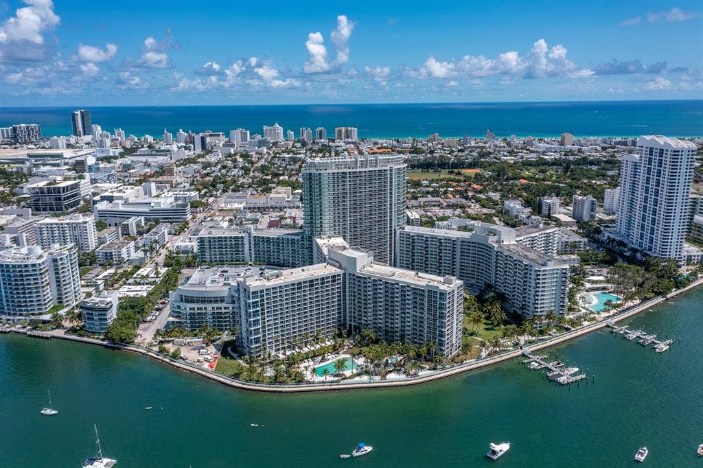 Room at Flamingo Point Miami Beach