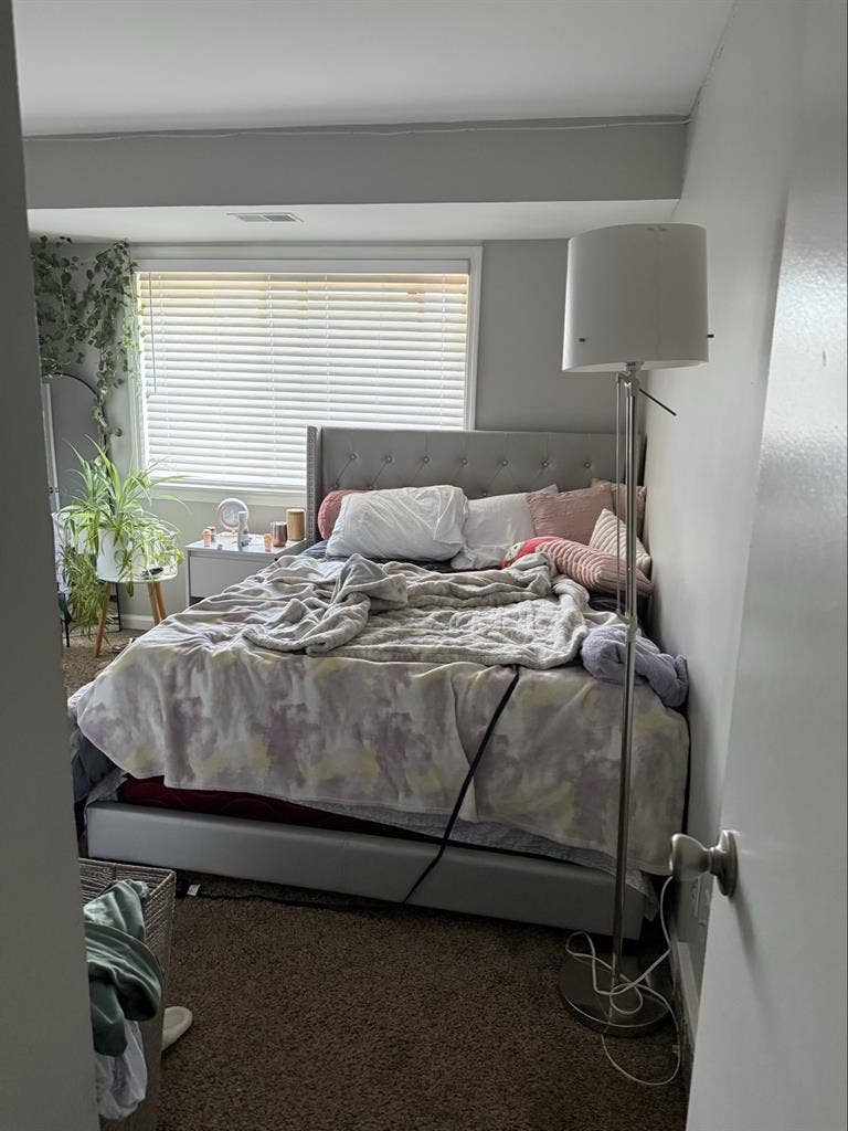 Bedroom near Glendale/Broad ripple