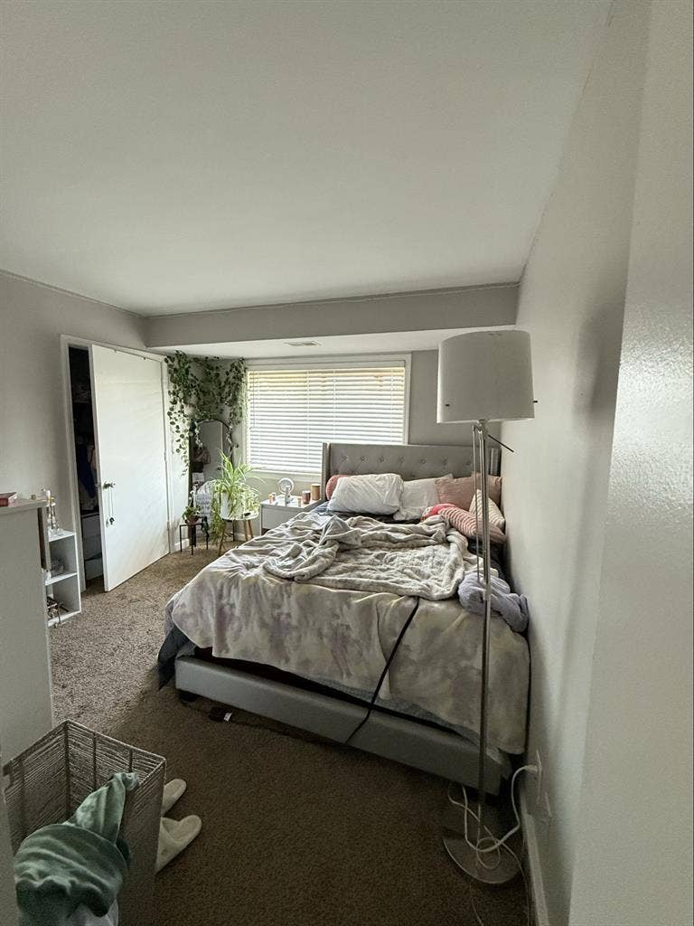 Bedroom near Glendale/Broad ripple