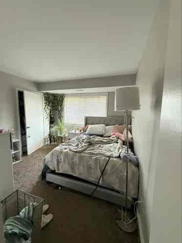 Bedroom near Glendale/Broad ripple
