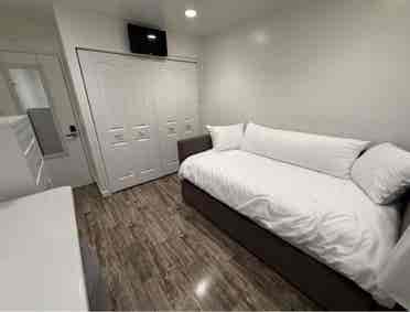 Seeking a responsible housemate
