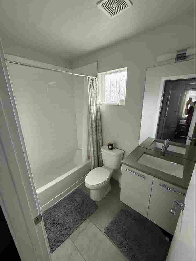 ROOMMATE WANTED