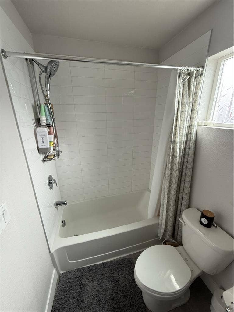 ROOMMATE WANTED