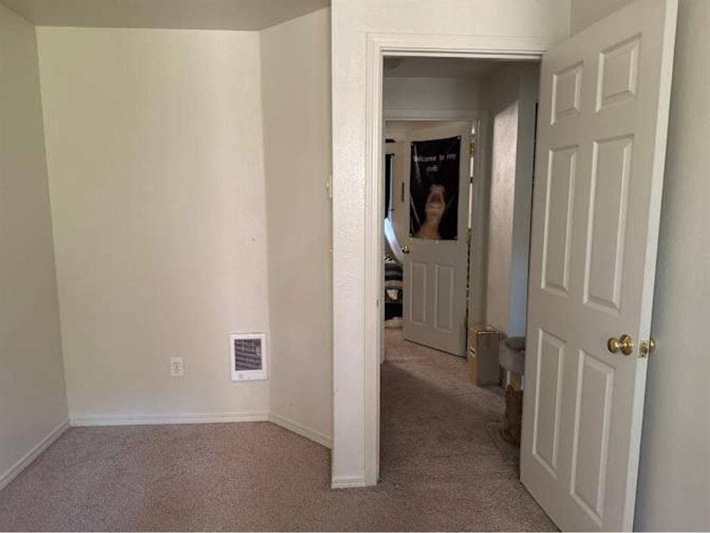 Room For Rent