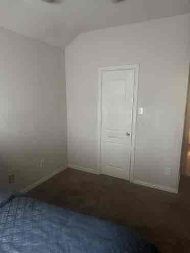 Cozy room for rent; Prime Location