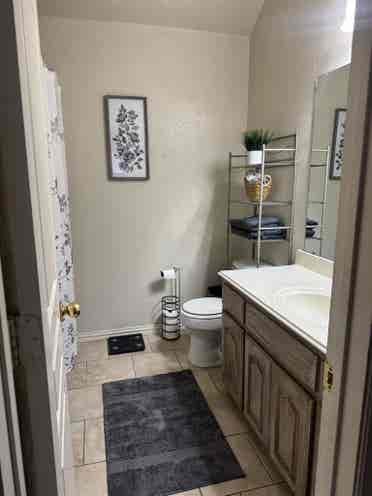 Cozy room for rent; Prime Location