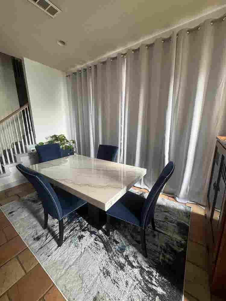 Cozy room for rent; Prime Location
