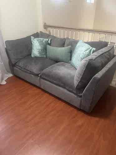 Cozy room for rent; Prime Location