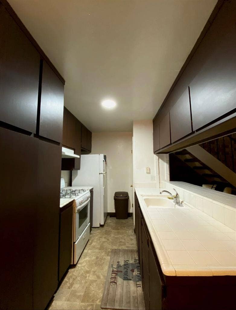 Spacious share +1 Room w/ Closet