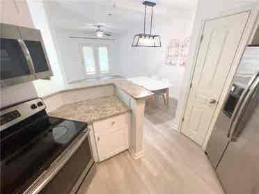 Furnished Room Near Perimeter Mall