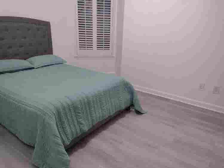 Furnished Room Near Perimeter Mall
