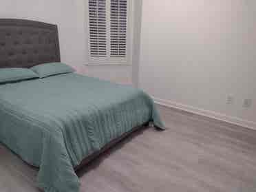 Furnished Room Near Perimeter Mall