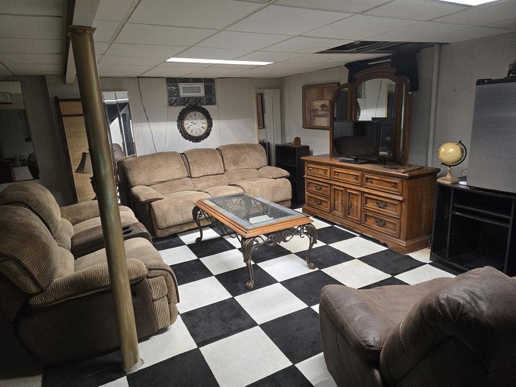 Large basement area lots of space