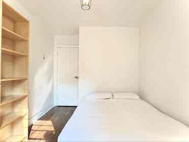 Furnished room (Crémazie metro)