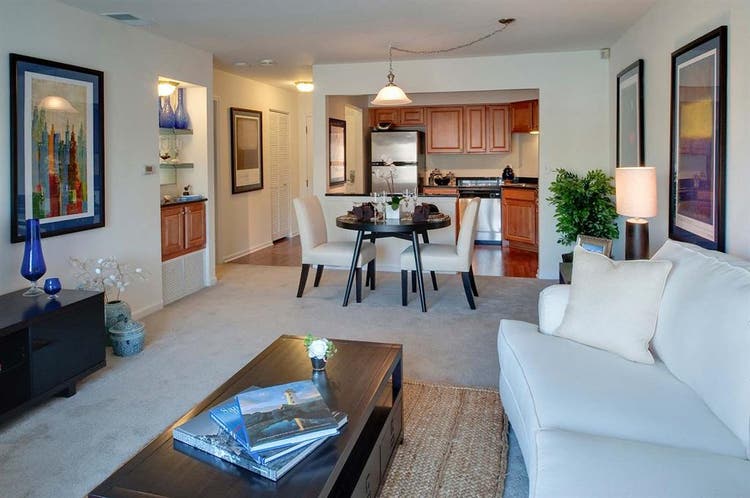 1 bed in Schaumburg - Golf rd